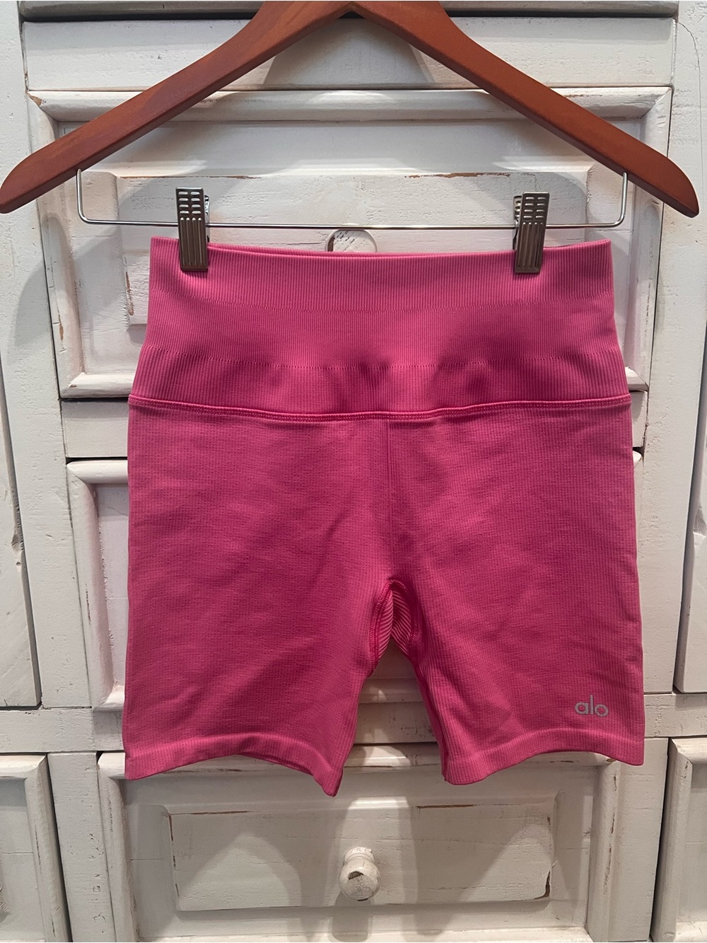 ALO Yoga Seamless Ribbed Favorite Short 5” in Paradise Pink XS!